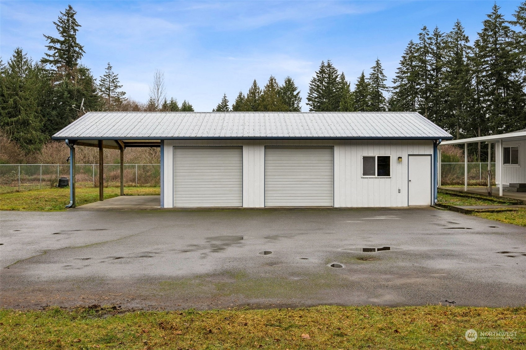 Property Photo:  7410 - 7420  Rainier Road SE  WA 98513 