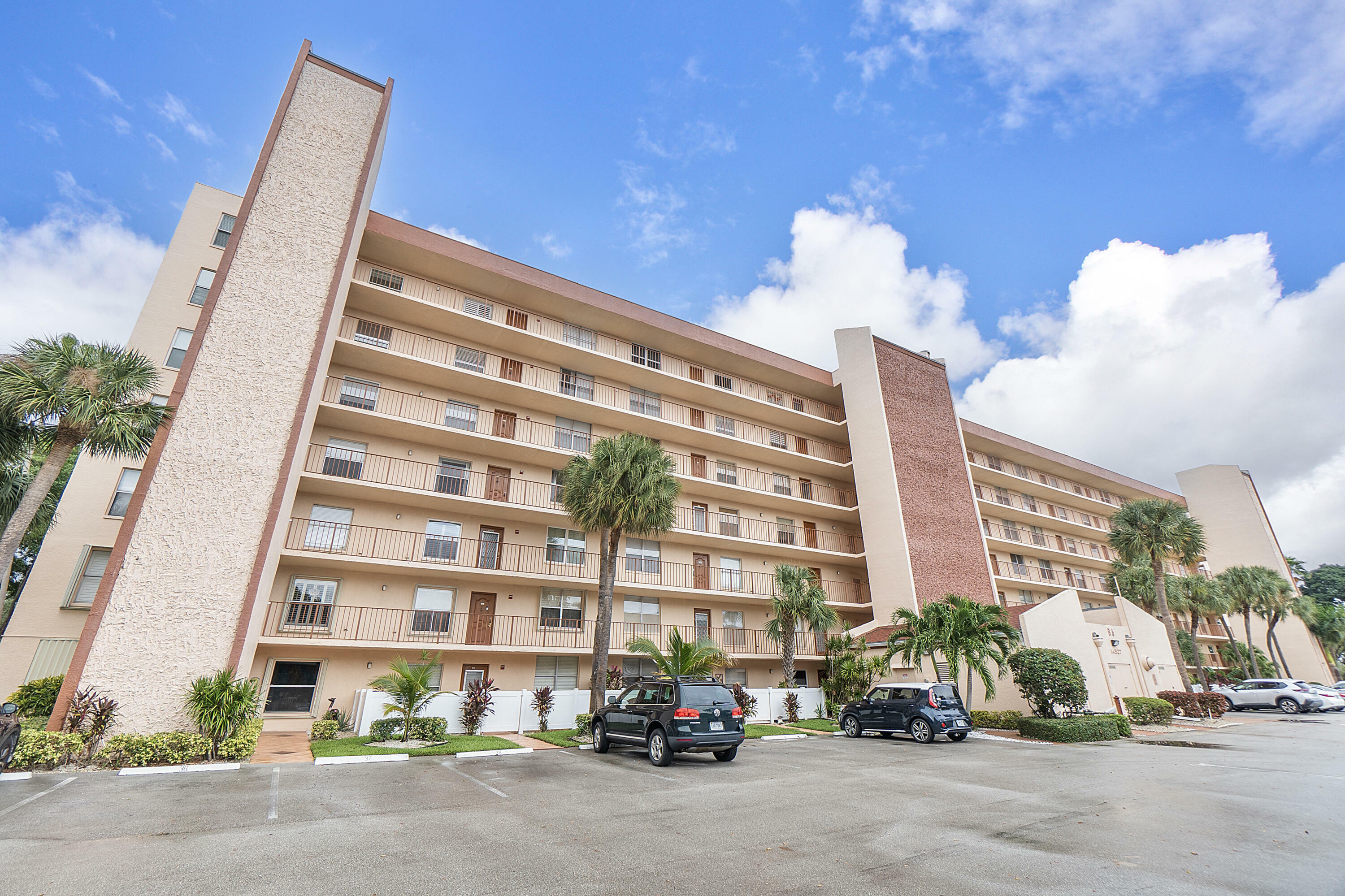 Property Photo:  14527 Bonaire Boulevard 101  FL 33446 