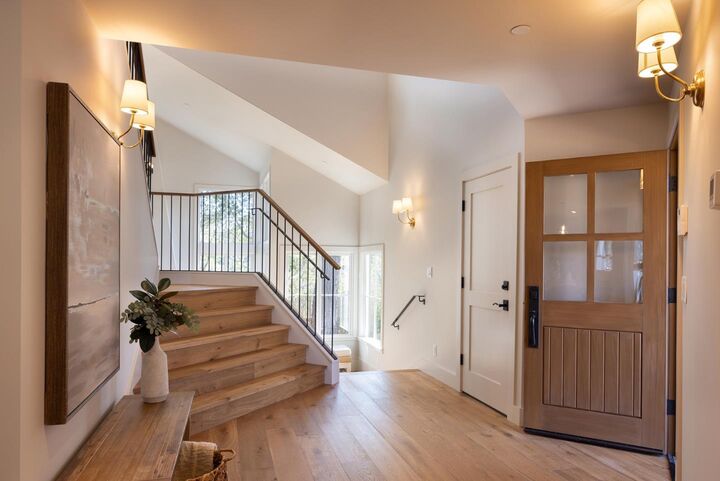 Property Photo: 4 Oak Knoll Way CA 93921