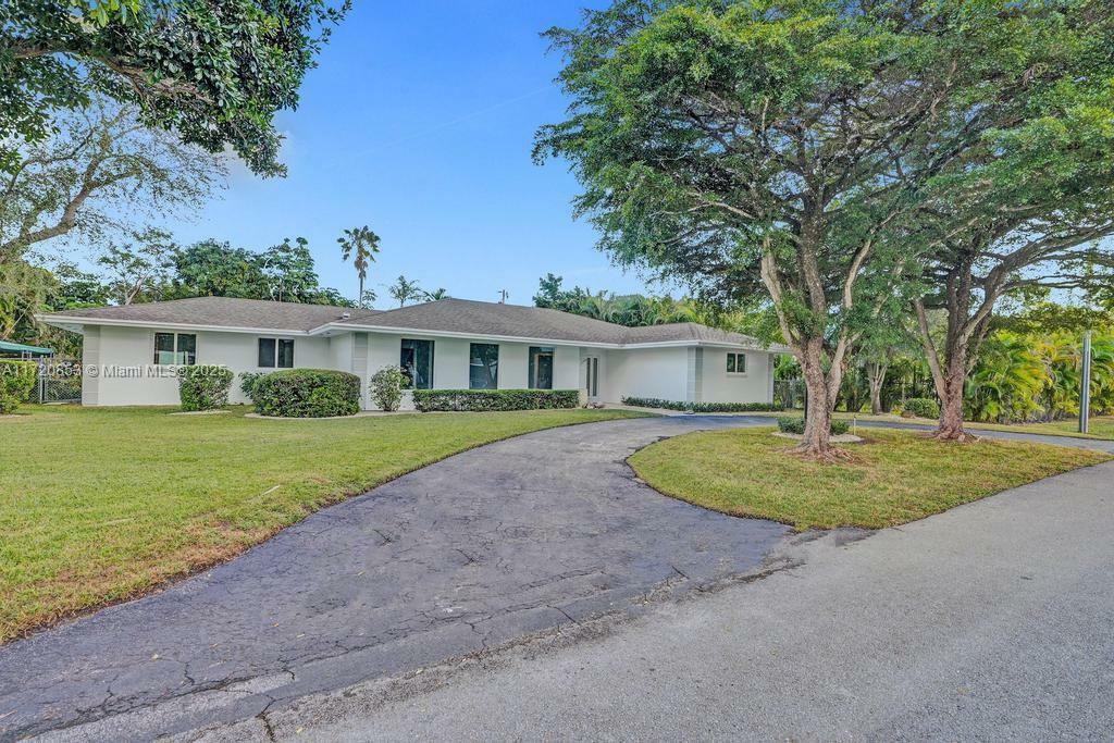 Property Photo:  13945 SW 74th Ave N/A  FL 33158 