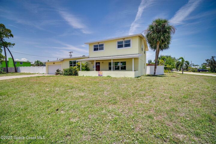 Property Photo:  120 Anona Place  FL 32937 