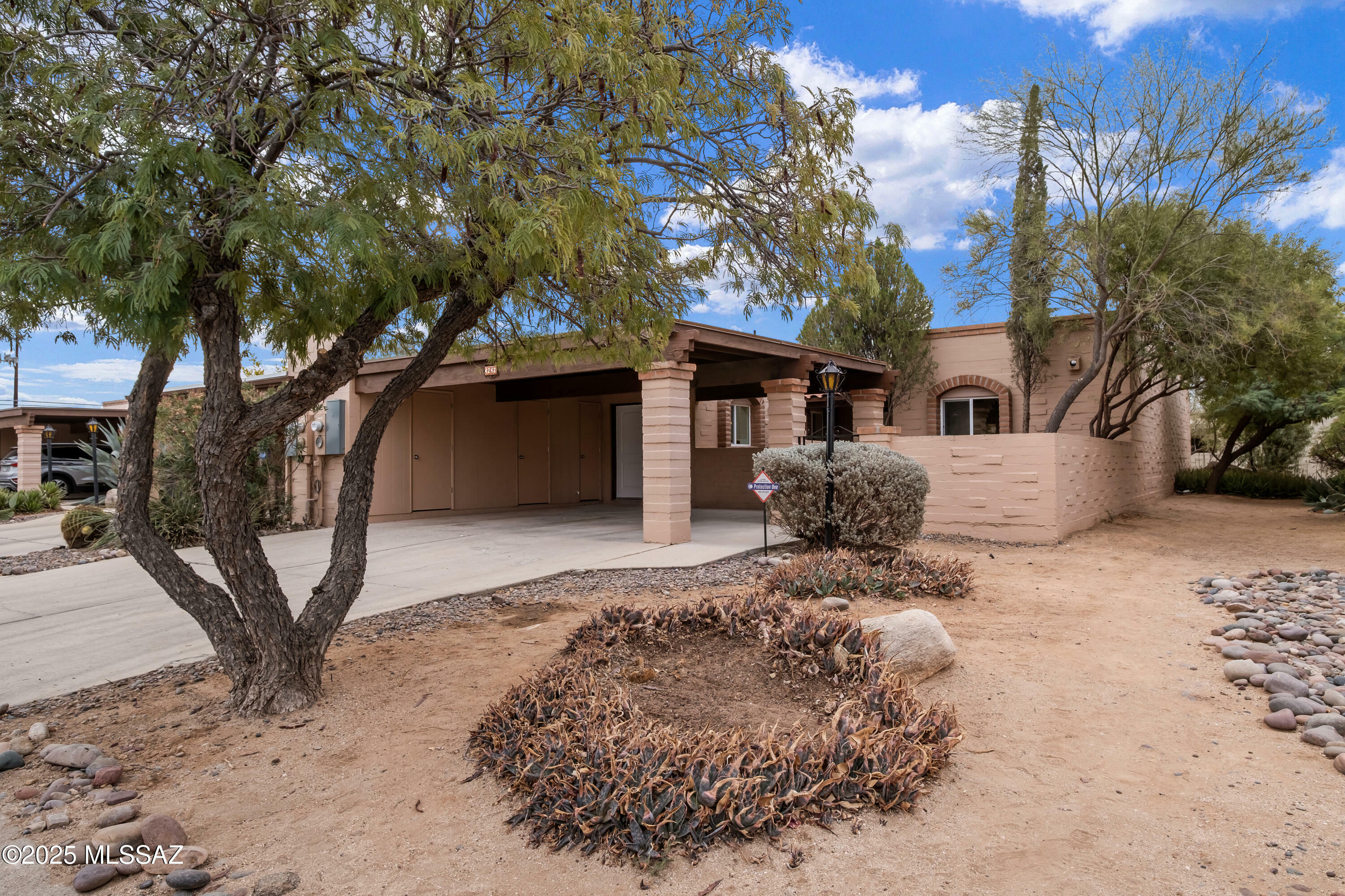 Property Photo:  4242 E Presidio Road  AZ 85712 