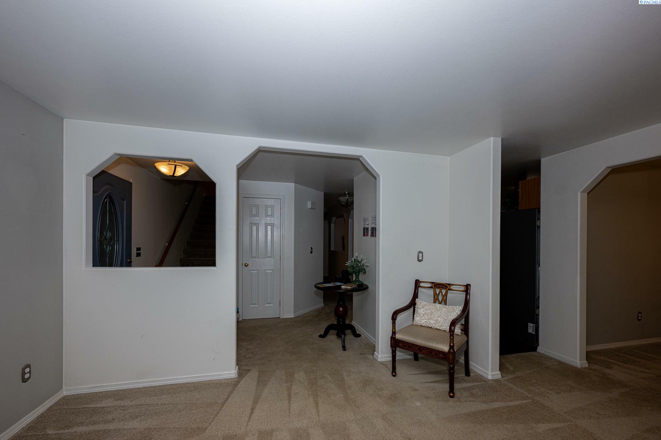 Property Photo:  5621 Oleander  WA 99353 