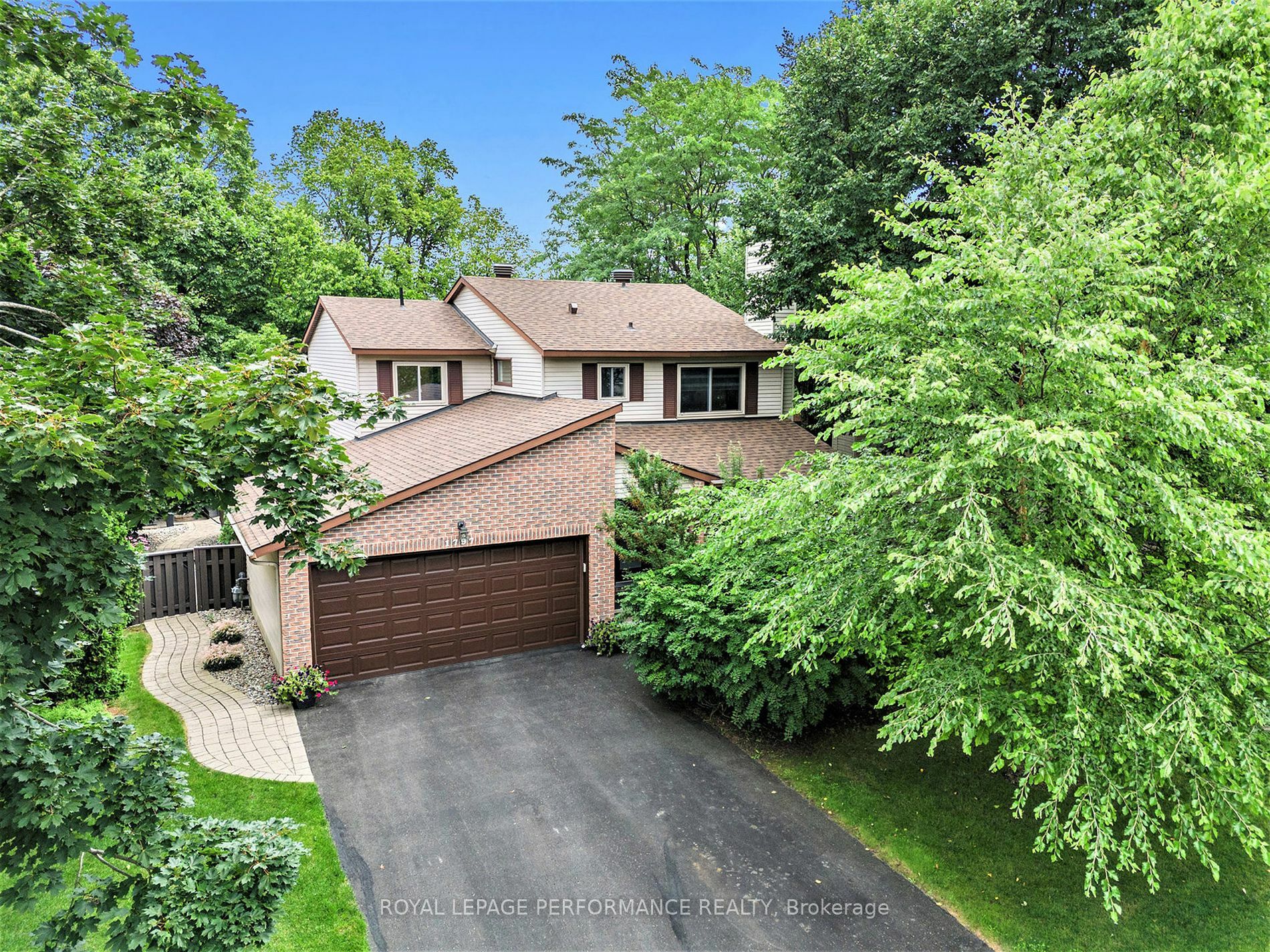 Property Photo:  1797 Des Arbres St  ON K1E 2T7 