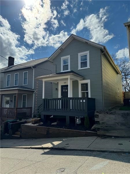 Property Photo:  21 Lincoln  PA 15223 