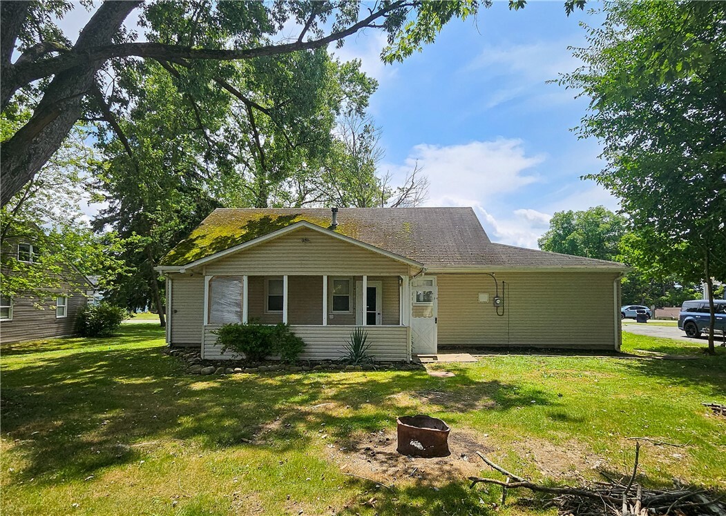 Property Photo:  1094 Starr Rd  PA 15046 