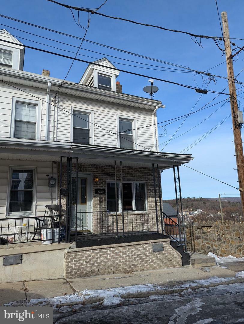 Property Photo:  200 Oak Street  PA 17954 