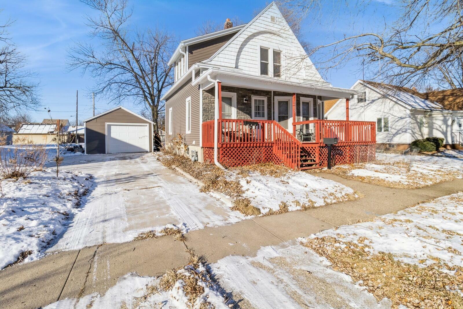 Property Photo:  1115 Monona Street  IA 50036 