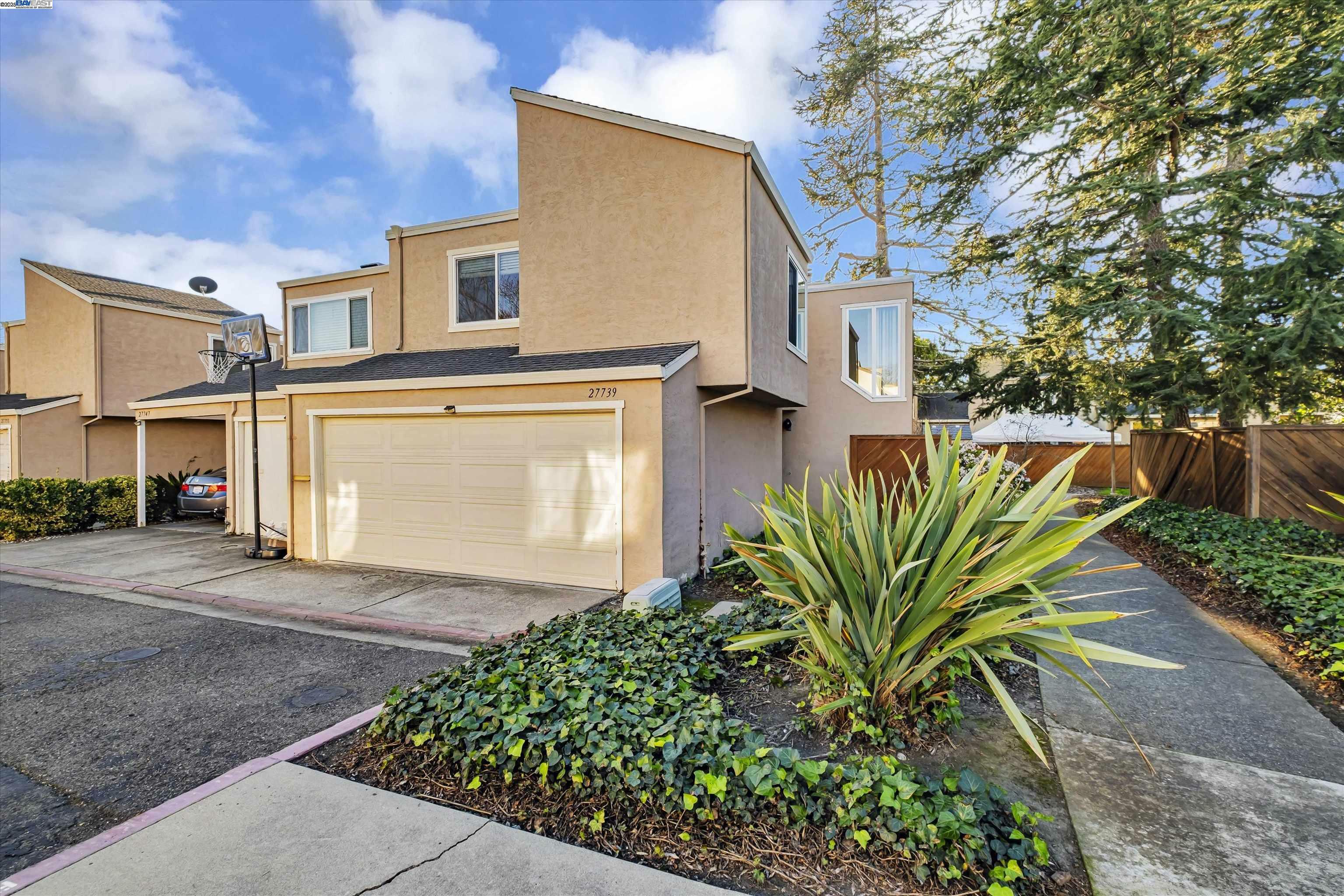 Property Photo:  27739 Pistachio Ct  CA 94544 