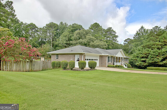 Property Photo:  100 Aspen Way  GA 30214 