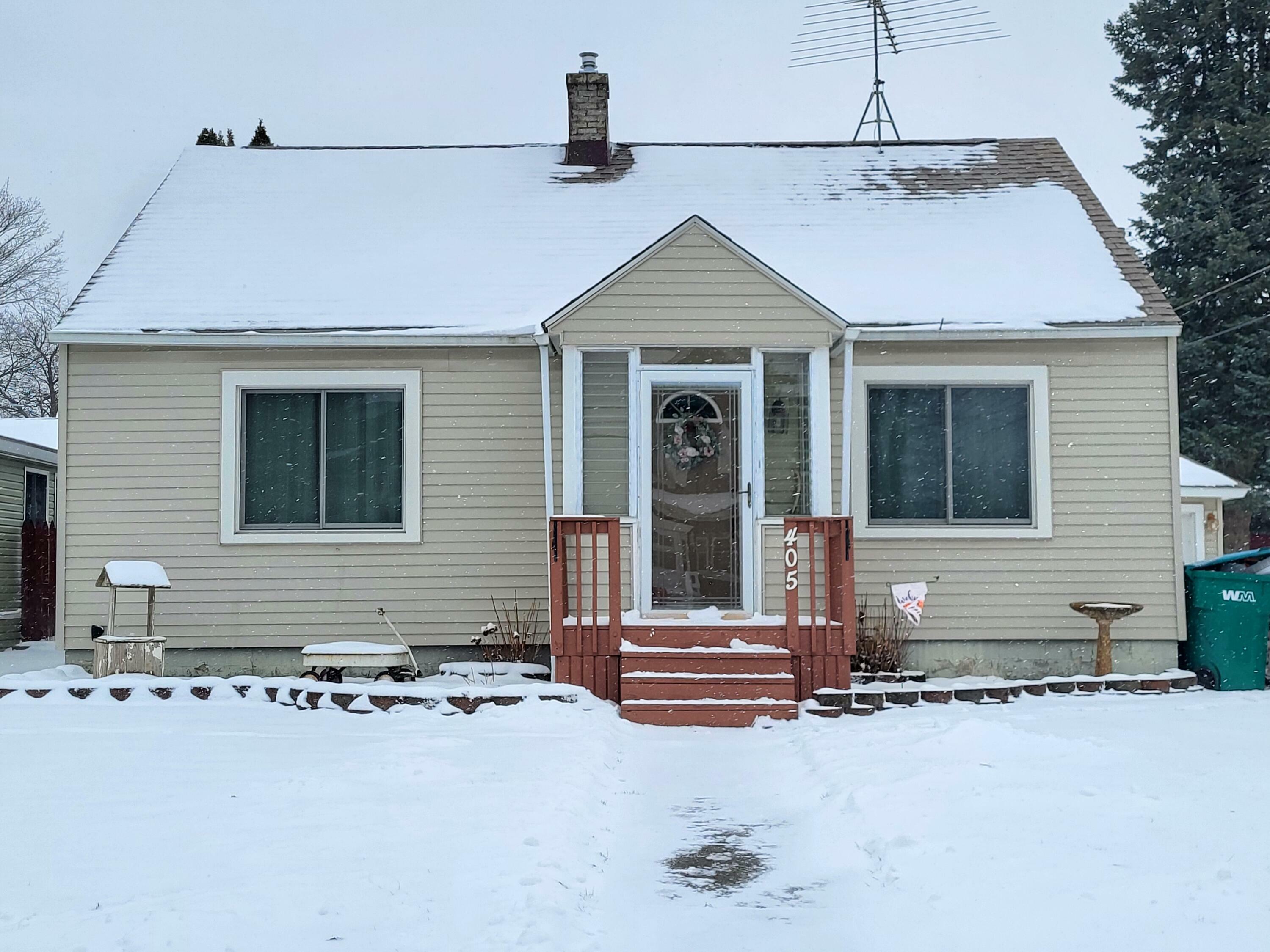 Property Photo: 405 Lawrence Street IN 46350