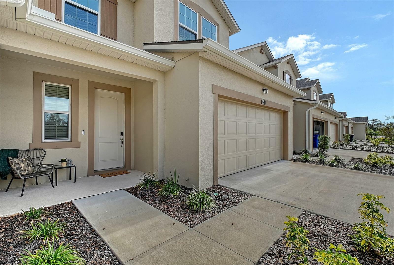 Property Photo:  5509 Coachwood Cove  FL 34211 