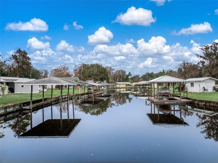Property Photo: 612 Dragonfly Lane FL 33857