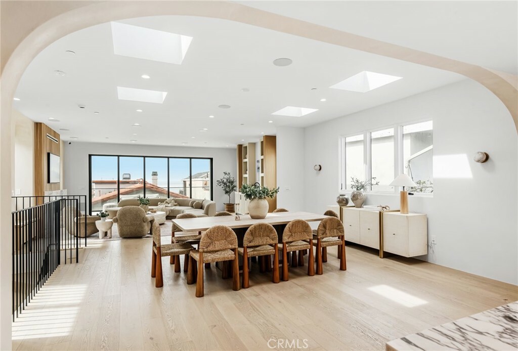 2227 Hermosa Avenue  Hermosa Beach CA 90254 photo