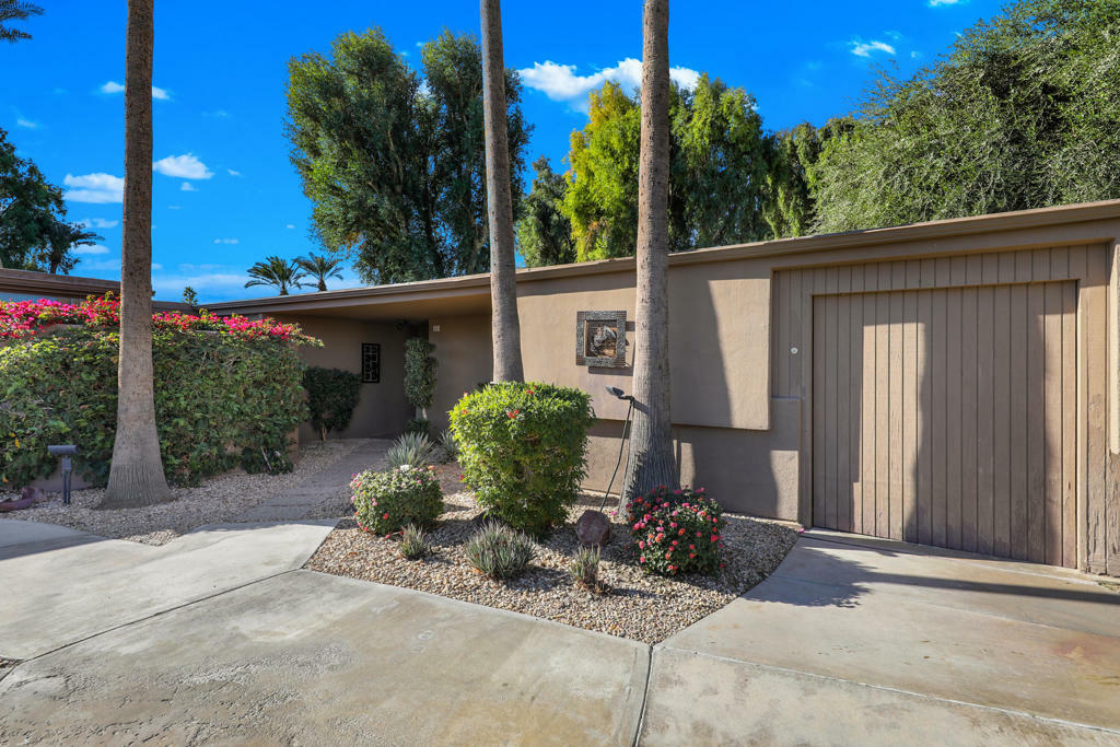 Property Photo:  42320 Baracoa Drive 16  CA 92203 