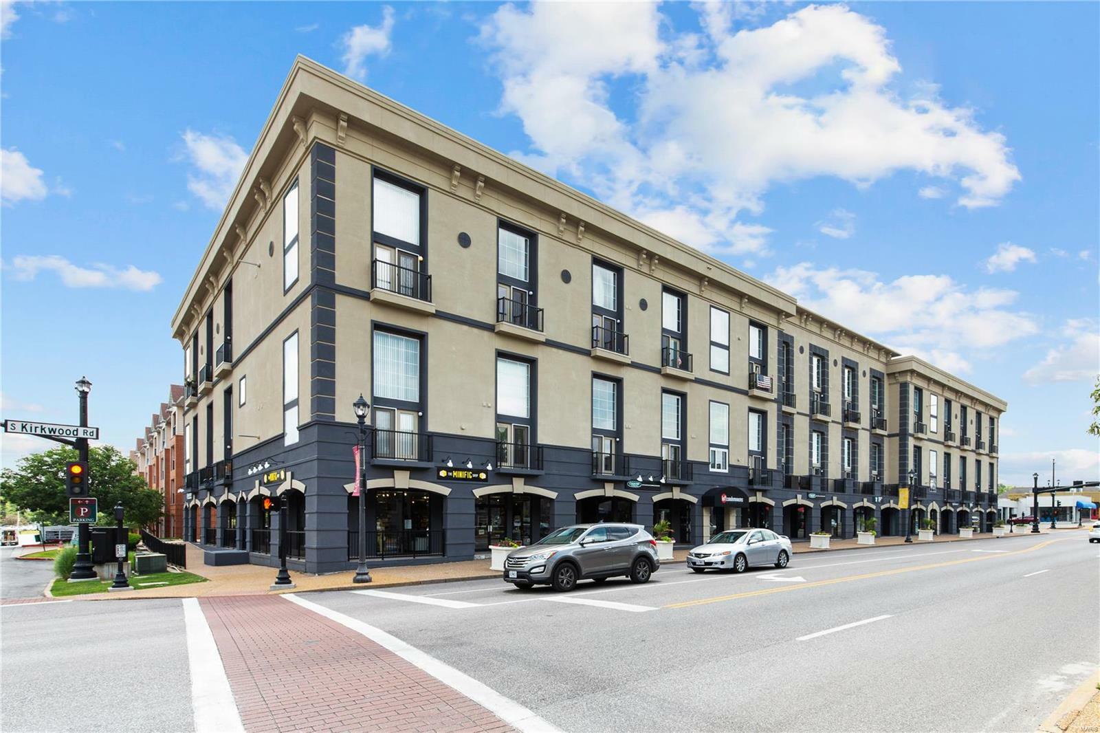 Property Photo: 200 S Kirkwood Road 301 MO 63122