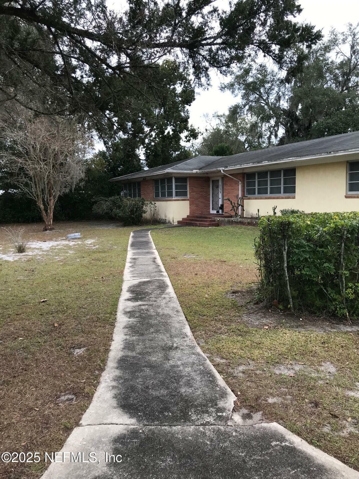 Property Photo:  2021 Crill Avenue  FL 32177 