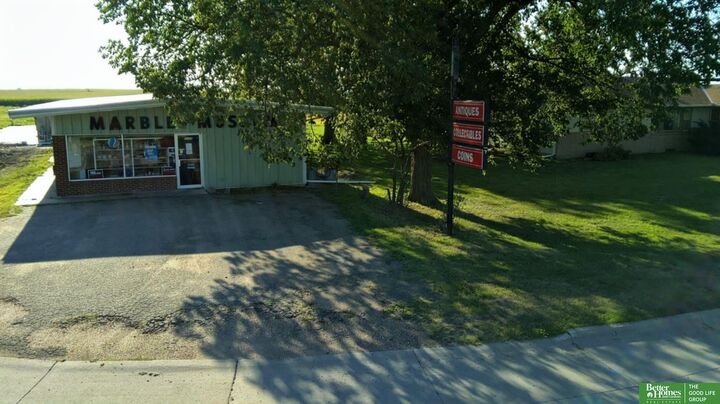 Property Photo: 3120 S Lincoln Avenue NE 68467