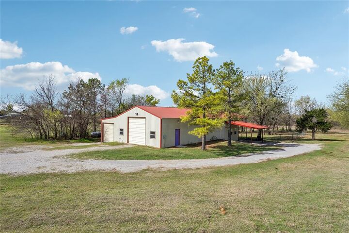 Property Photo:  7201 Country Lane  OK 73064 