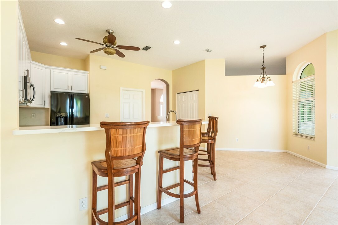 Property Photo: 412 N Key Lime SW FL 32968