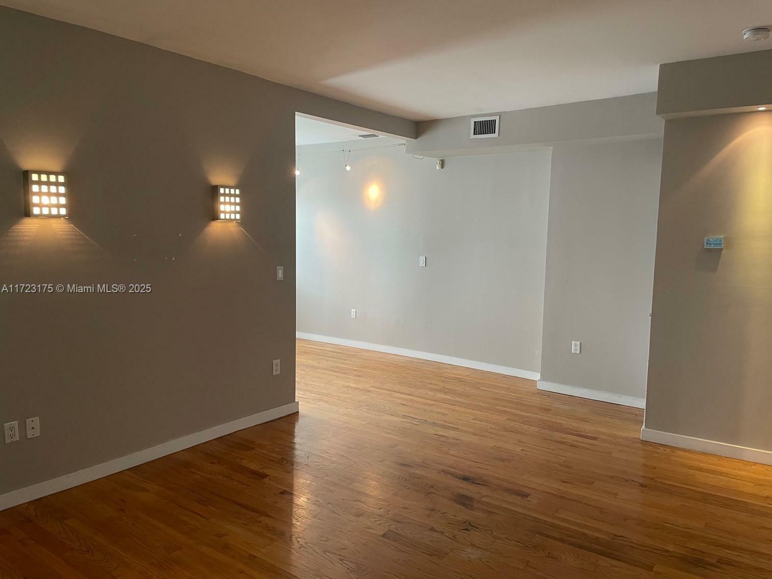 Property Photo:  1215 Meridian Ave 6  FL 33139 