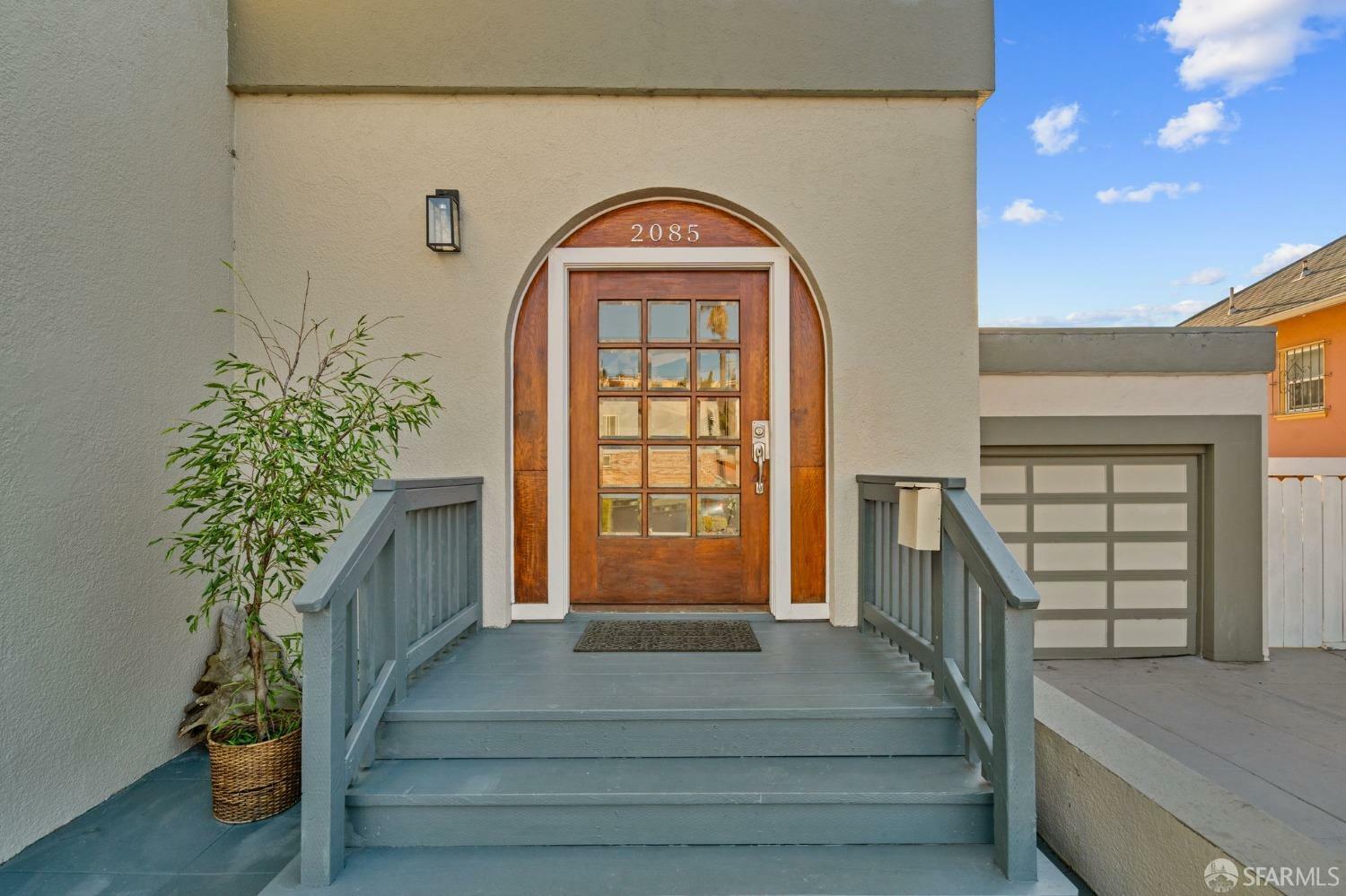 Property Photo:  2085 Ocean Avenue  CA 94127 