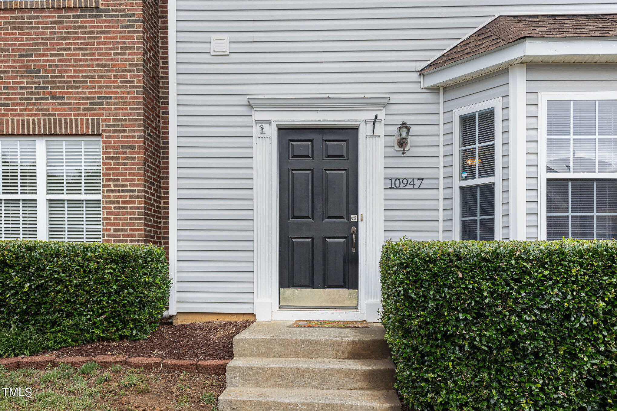 Property Photo: 10947 Pendragon Place NC 27614