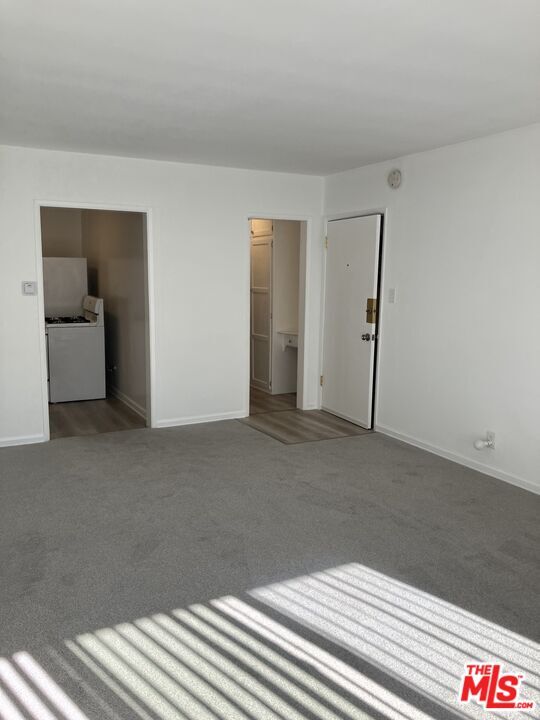 Property Photo:  1736 N Garfield Pl  CA 90028 