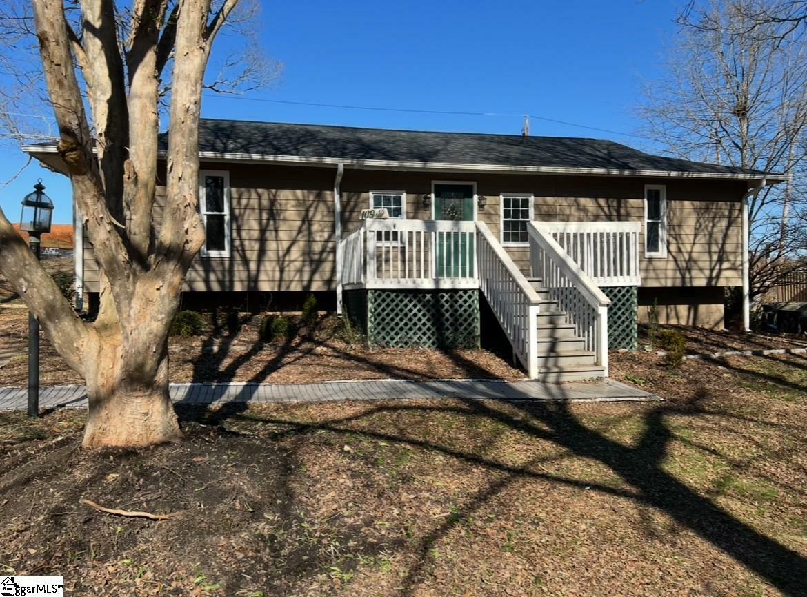 Property Photo:  109 Shallowford Road  SC 29640 