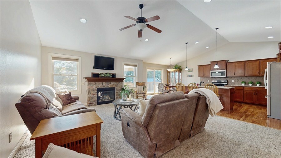 Property Photo:  302 Centennial Drive  IA 50124 