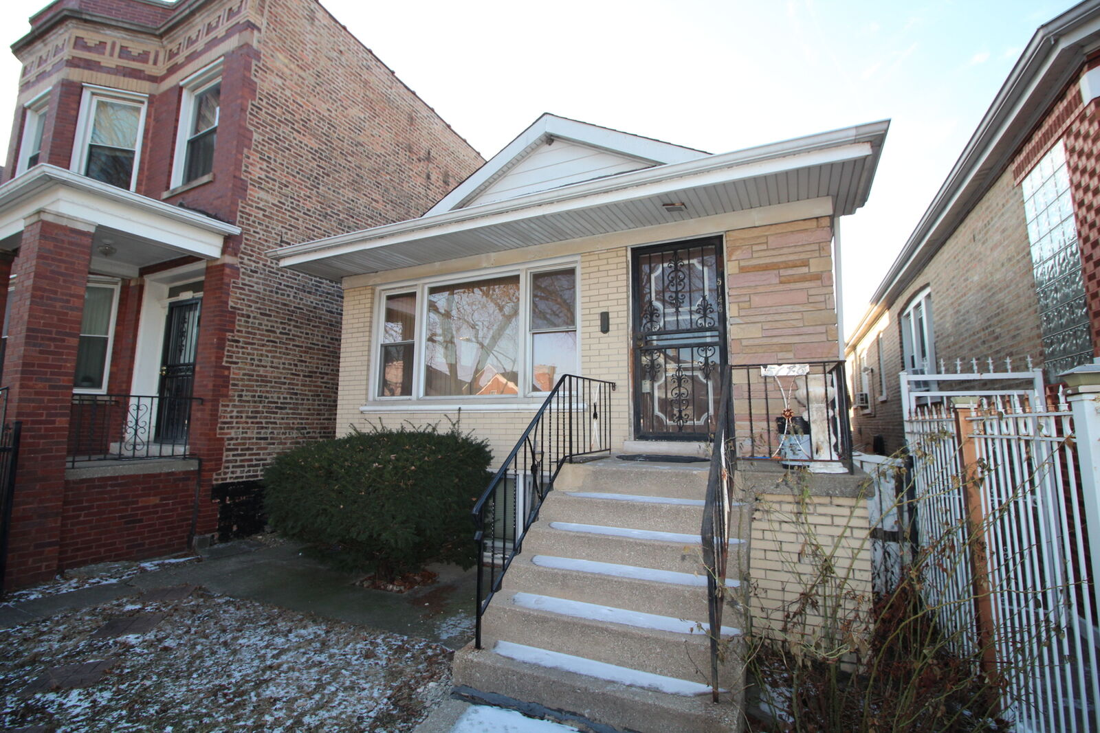 Property Photo: 5146 S Artesian Avenue IL 60632