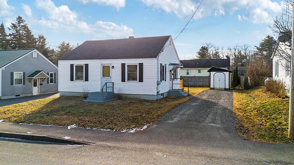 Property Photo:  16 Brookside Avenue  ME 04330 