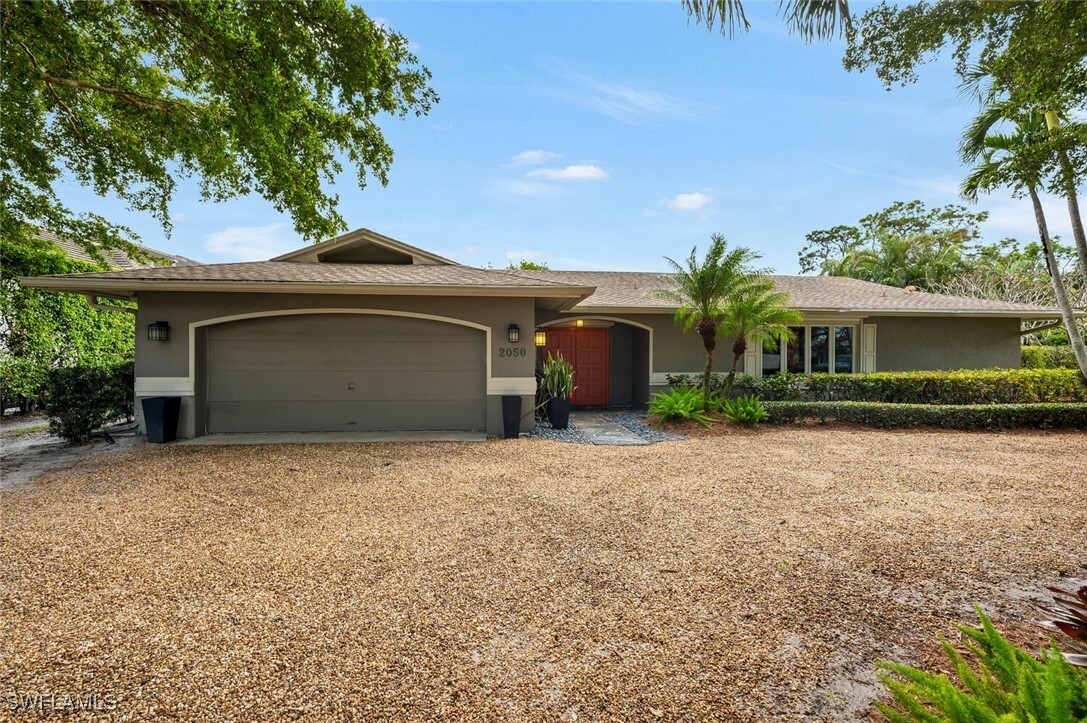 Property Photo: 2050 Crayton Road FL 34102