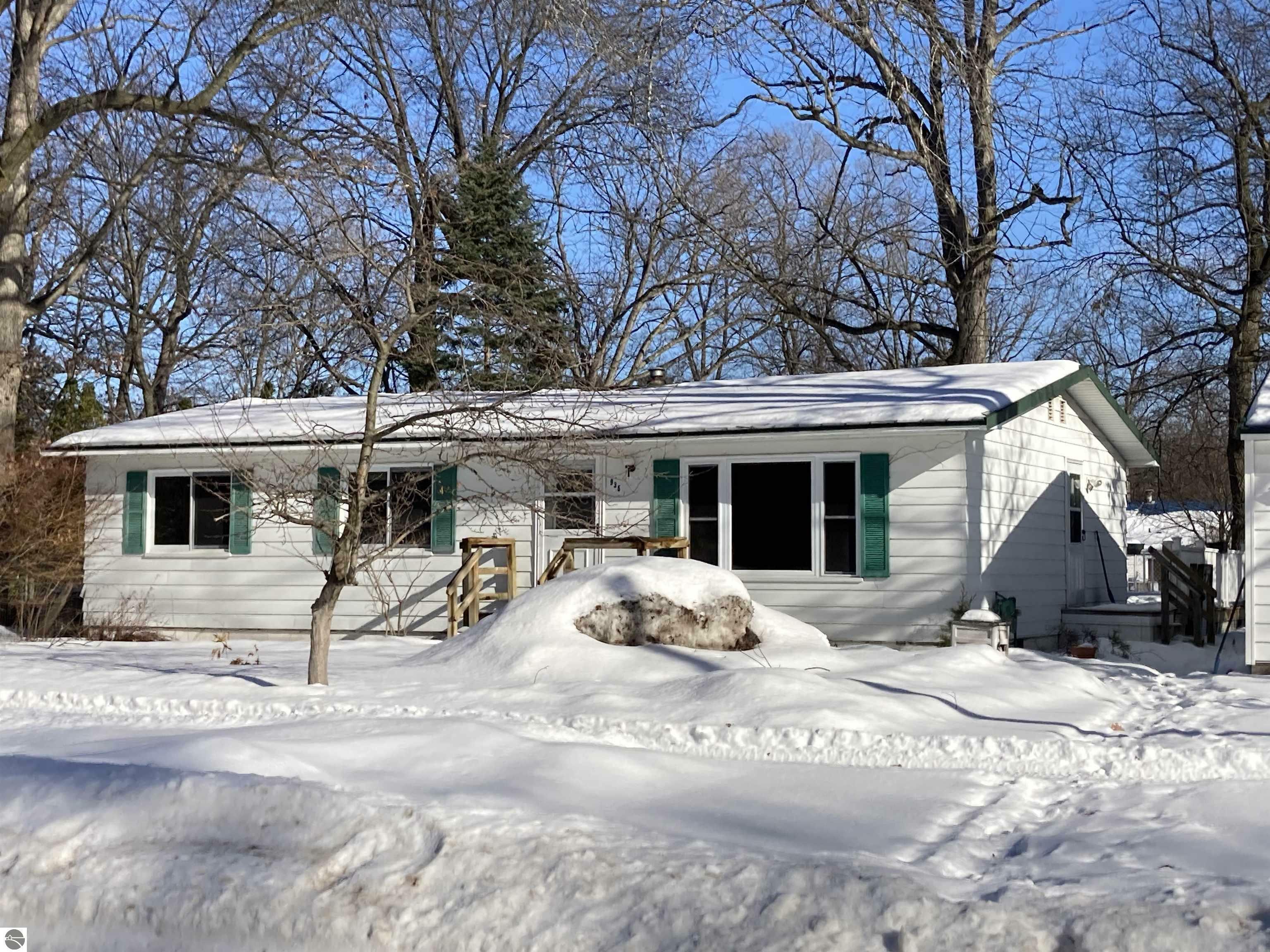 Property Photo:  935 Grant Street  MI 49686-4223 