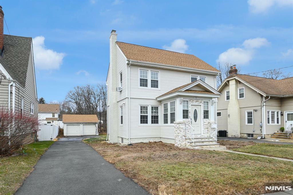 Property Photo:  43 Warner Avenue  NJ 07081 