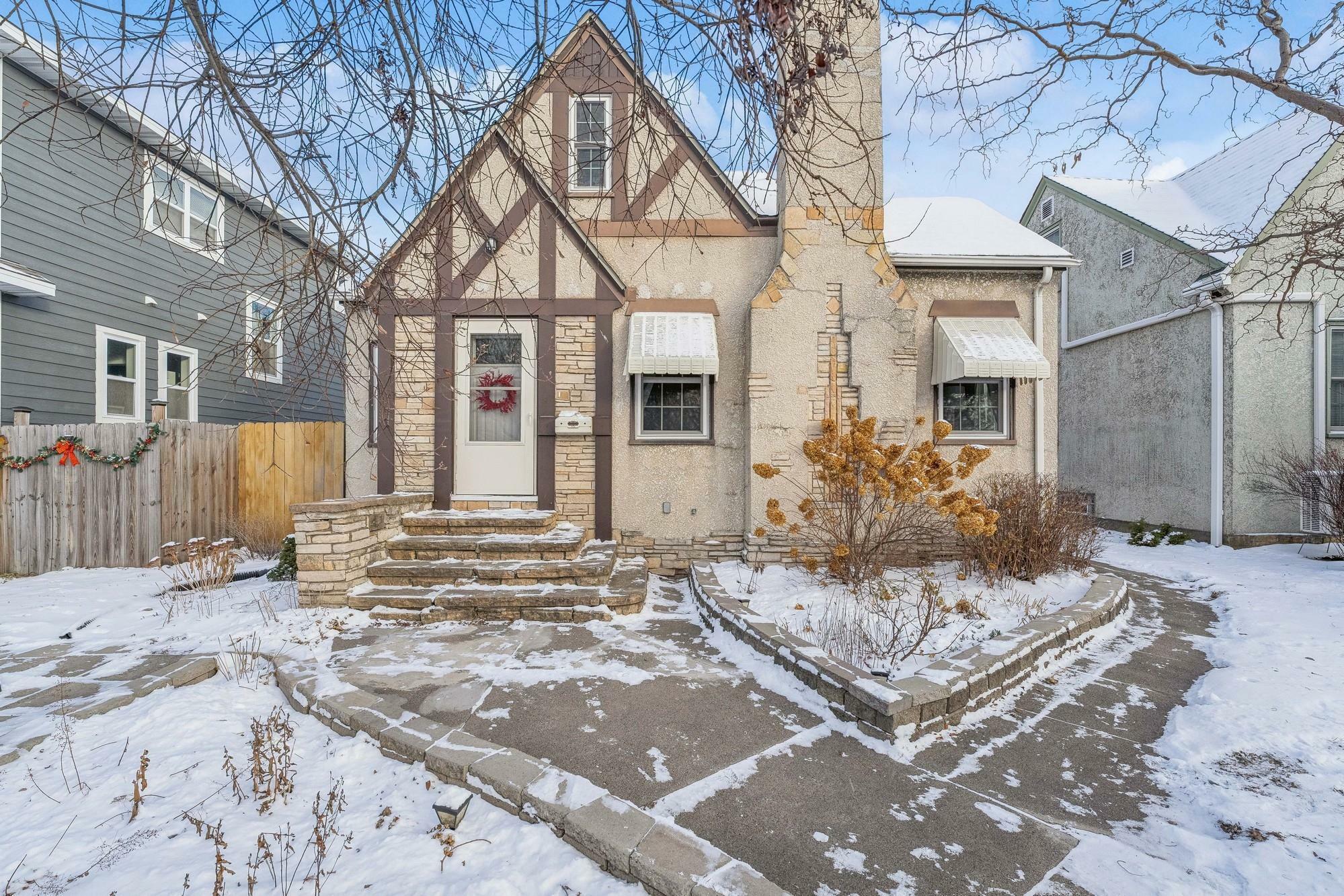 Property Photo:  3746 Queen Avenue N  MN 55412 