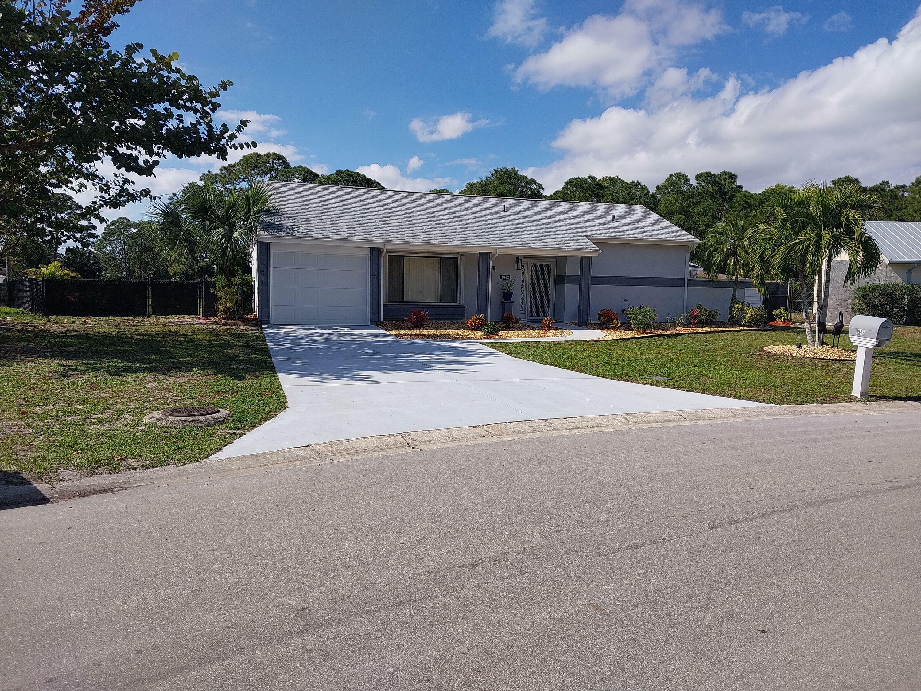 Property Photo:  1942 SE Burgundy Lane  FL 34952 