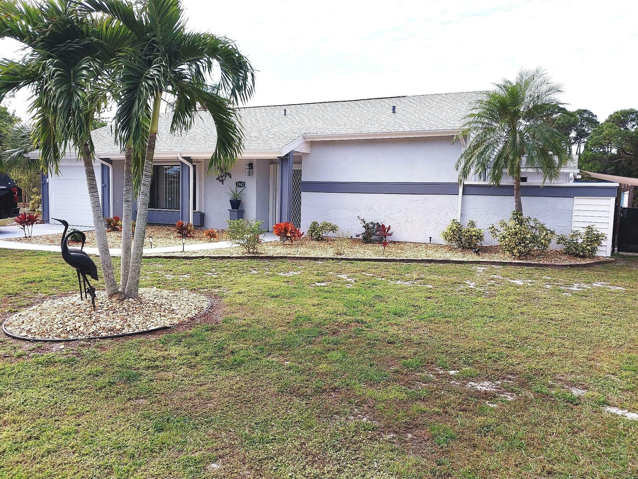 Property Photo:  1942 SE Burgundy Lane  FL 34952 