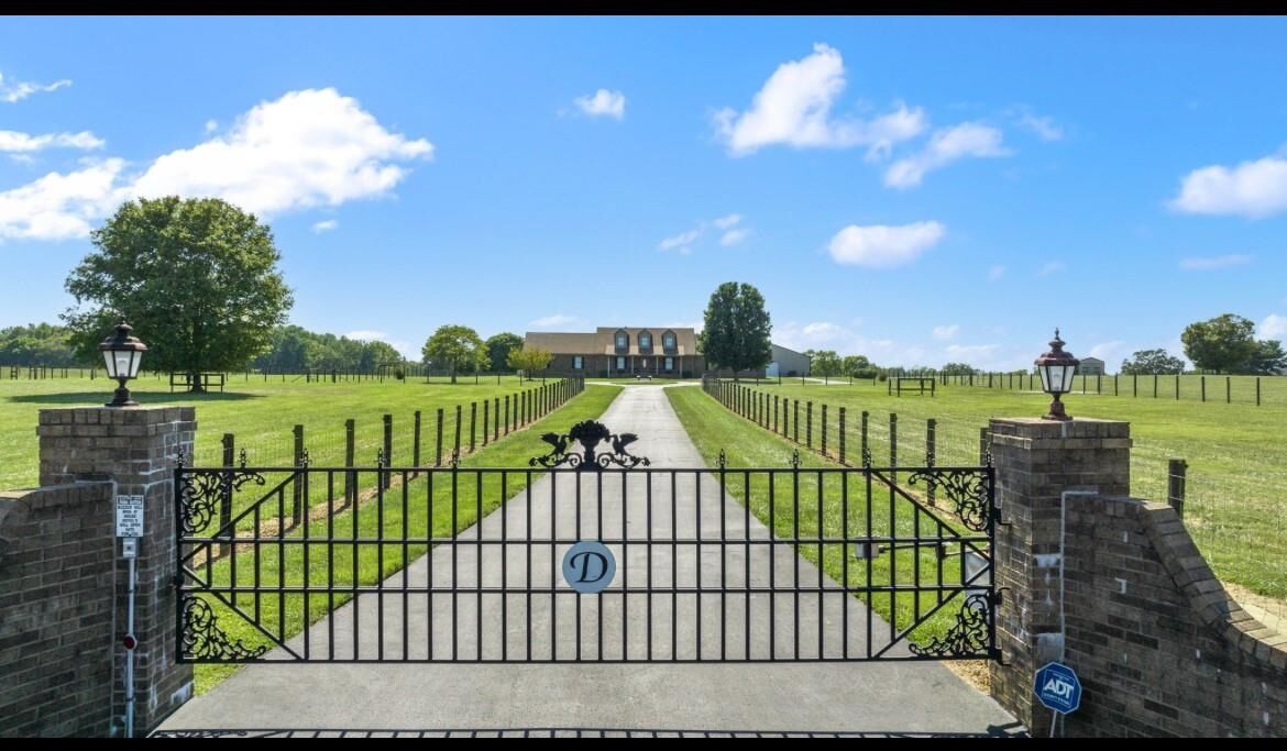 Property Photo:  221 Fred Lively Road  KY 42104 