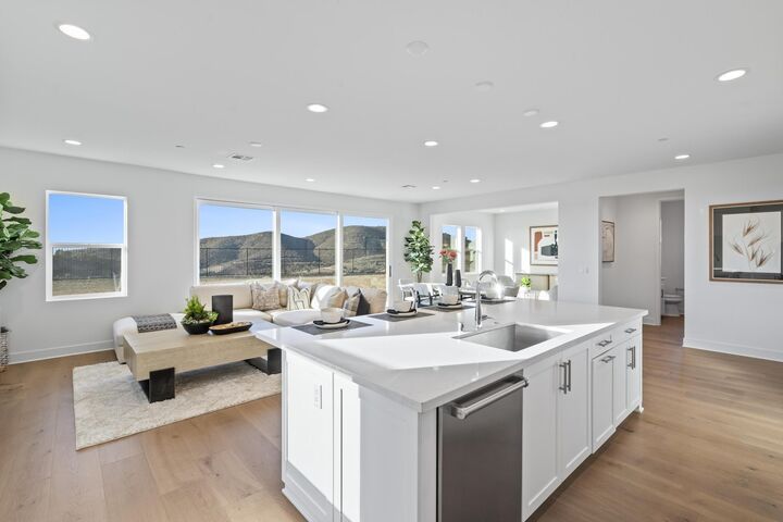 Property Photo:  940 Visalia Place  CA 92069 