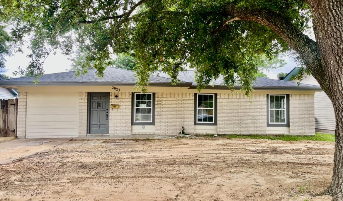 Property Photo:  2923 Ave. L  TX 77627 