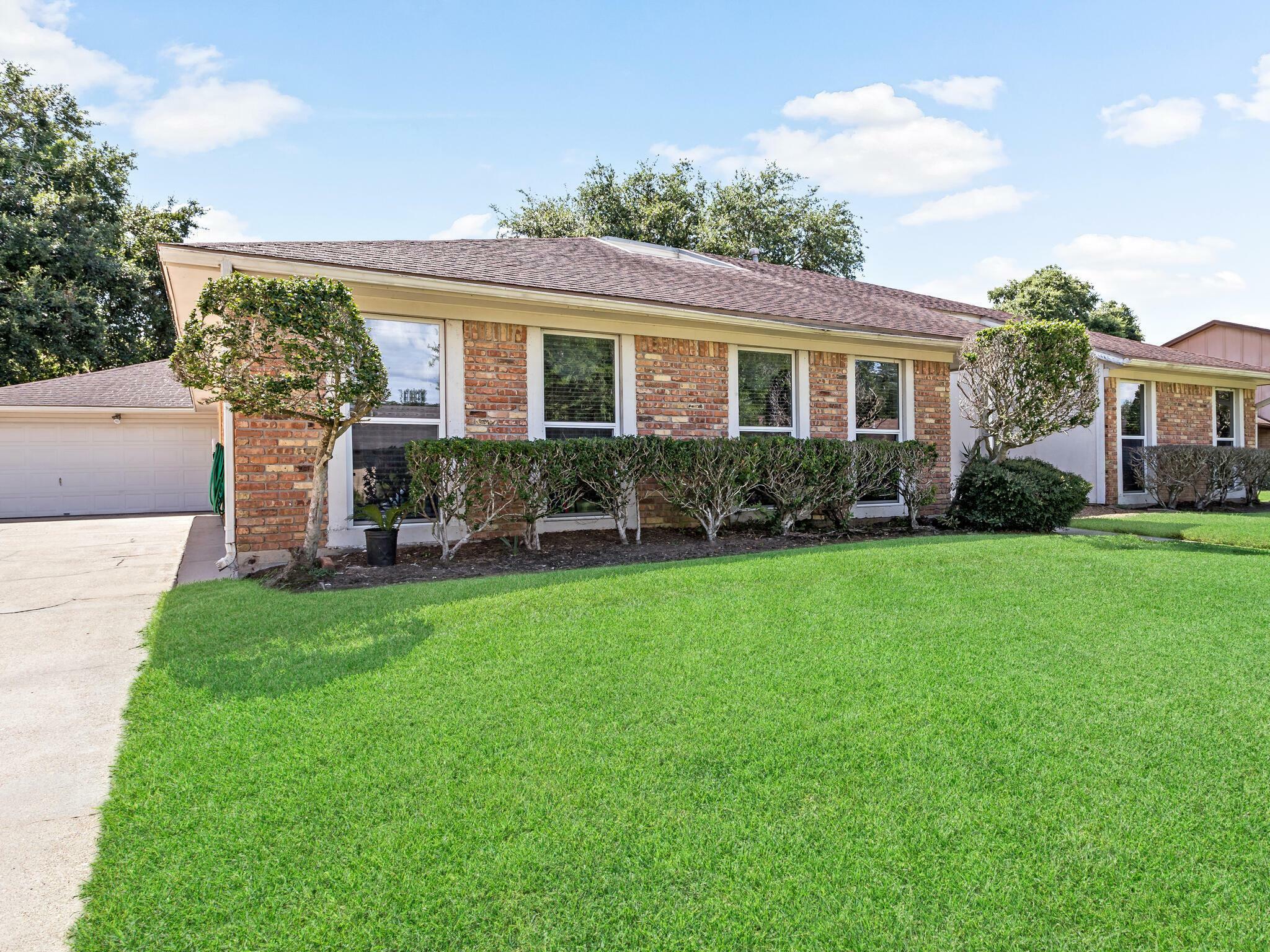 Property Photo:  925 Monterrey Dr.  TX 77706 