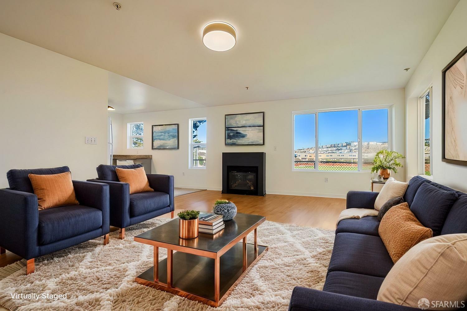 Property Photo:  901 Bayshore Boulevard 307  CA 94124 