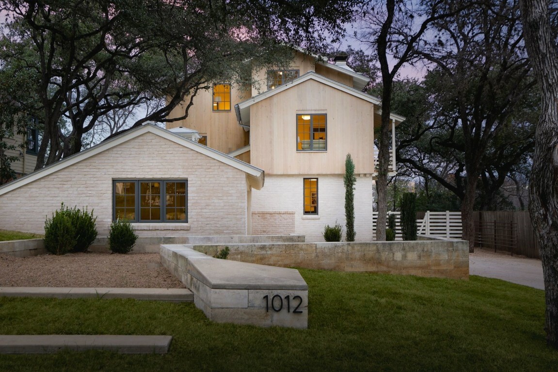 Property Photo: 1012 Gaston Avenue TX 78703