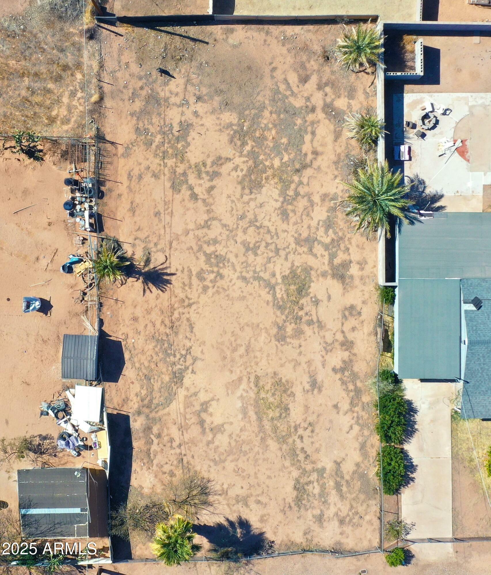 Property Photo: 313 S Top And Bottom Street - AZ 85122