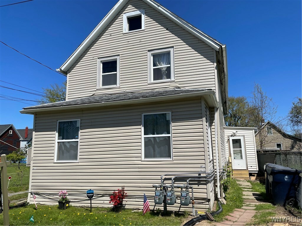 Property Photo: 24 Seal Place NY 14218