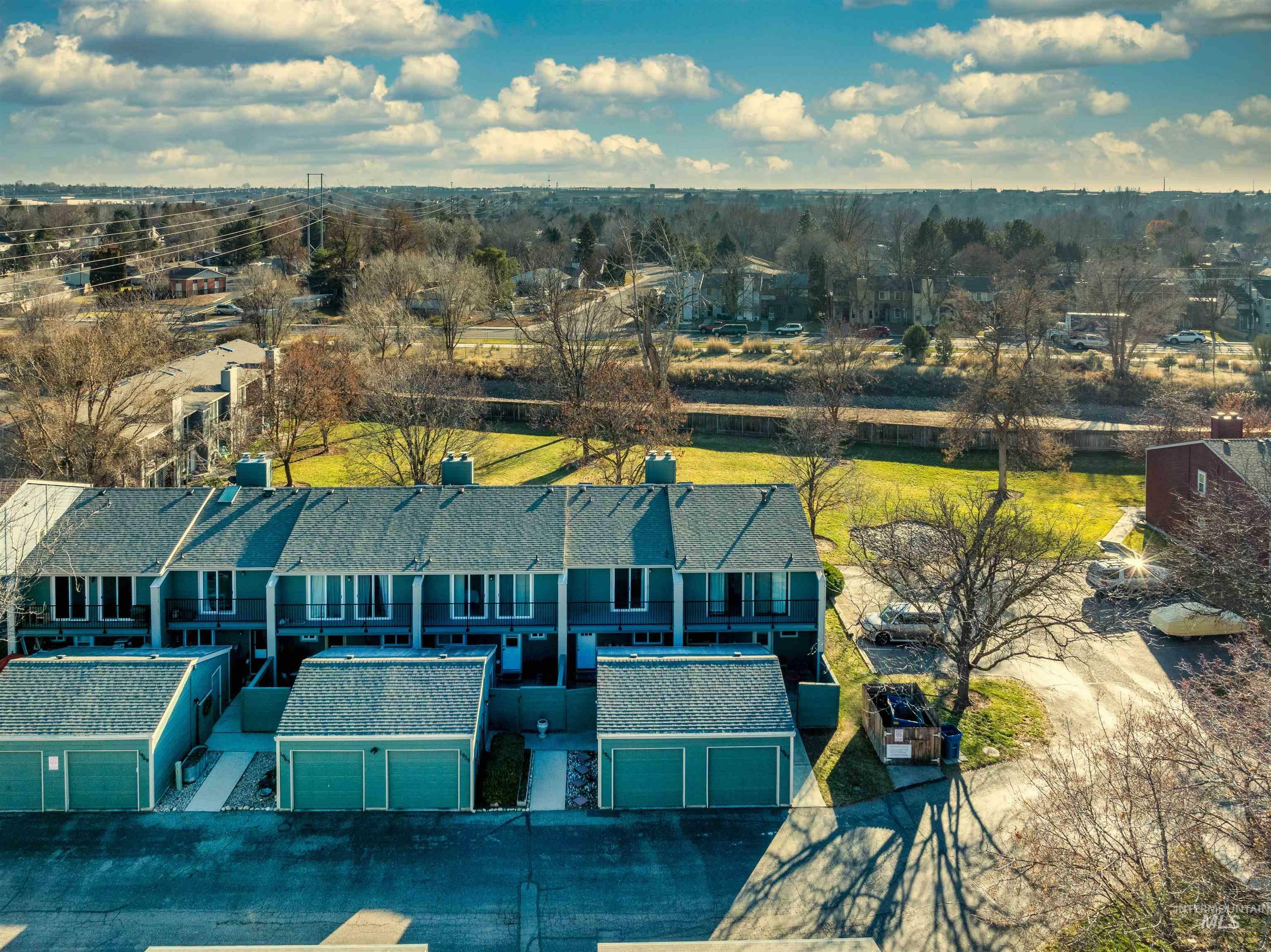 Property Photo:  1953 E Old Saybrook Lane  ID 83706 