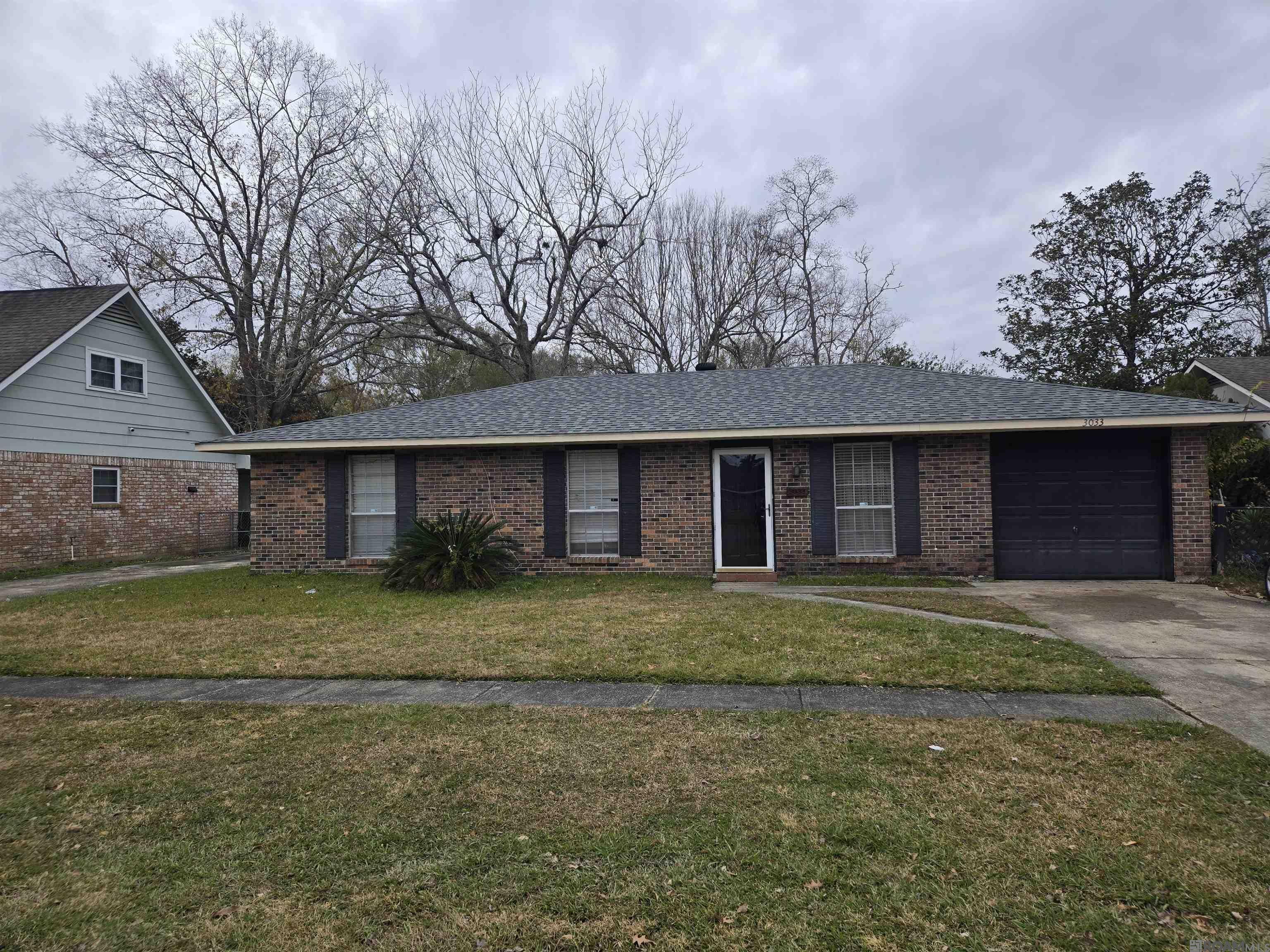 Property Photo: 3033 Vancouver Dr LA 70819