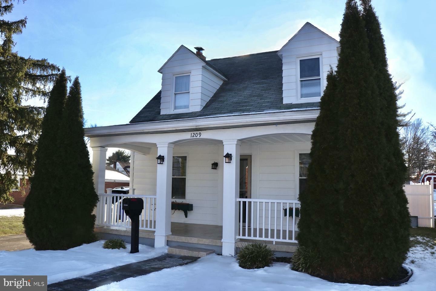 Property Photo:  1209 Salem Avenue  MD 21740 