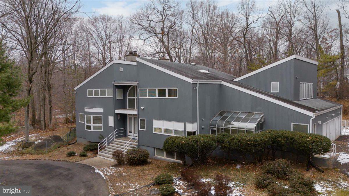 Property Photo:  7 Bouvant Drive  NJ 08540 